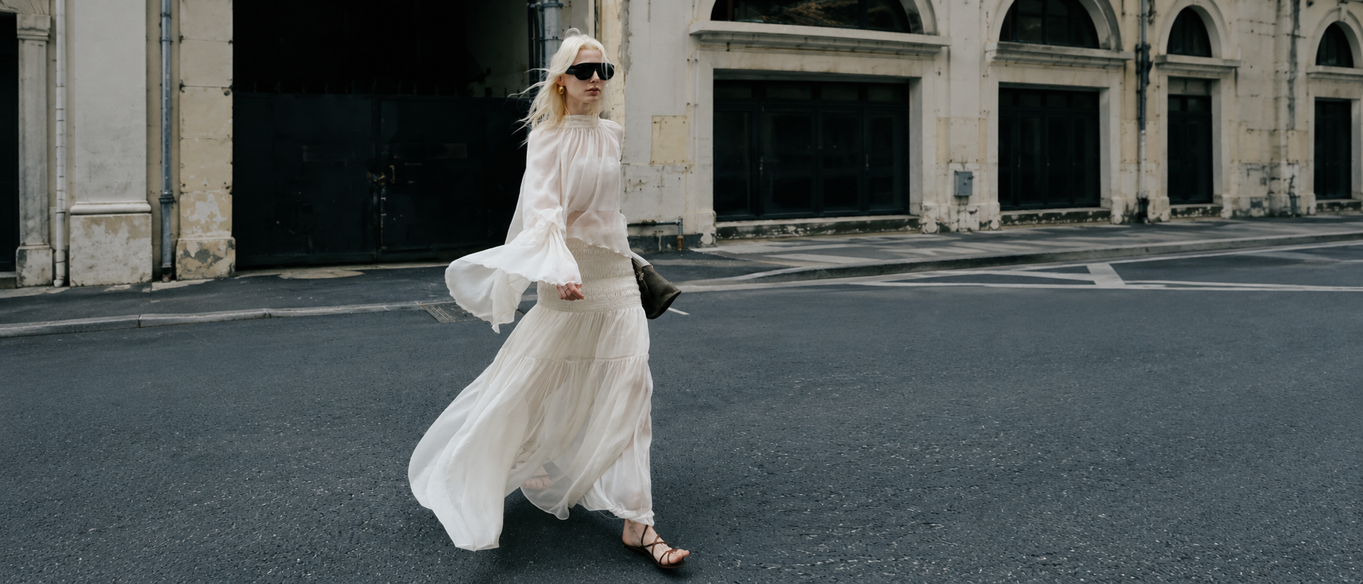 Contemporary women's fashion