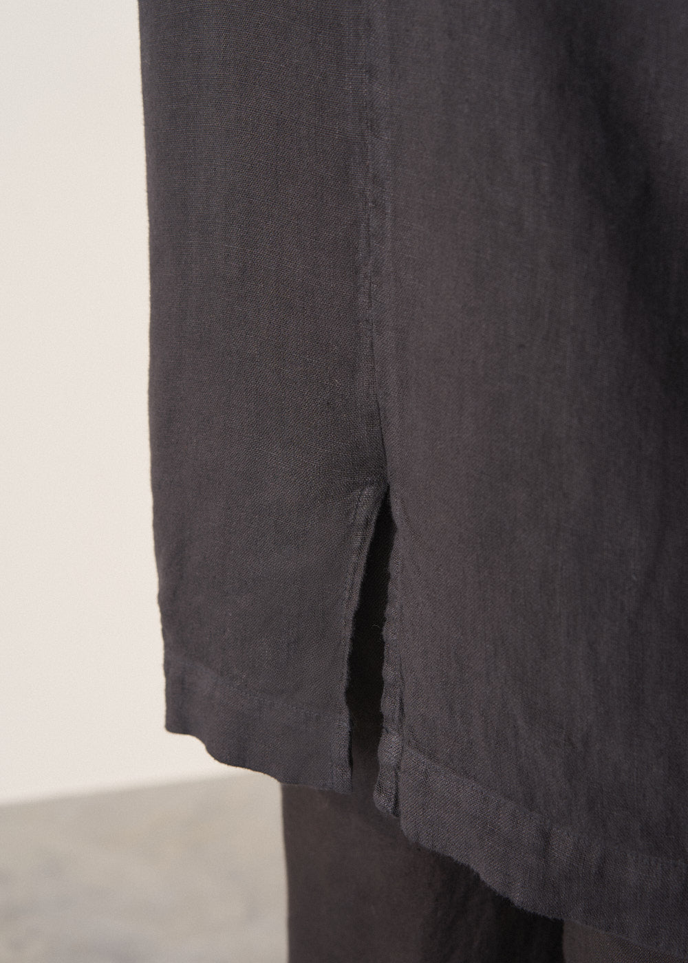 Modern Black Longline Linen Jacket - Image 3